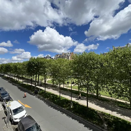 Des Invalides 100 M2